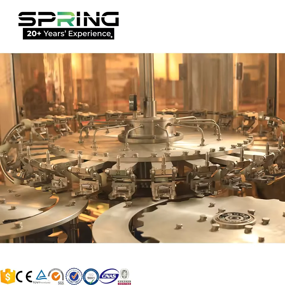 Top view of the rinsing filling and capping monoblock for 12000BPH bottled water line 缩略图