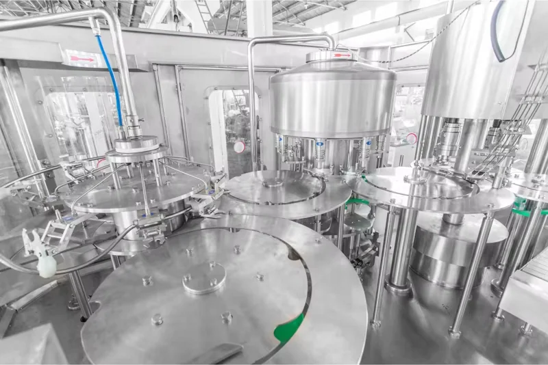 200ML-2L自动水灌装机冲洗灌装封盖一体机内部视图